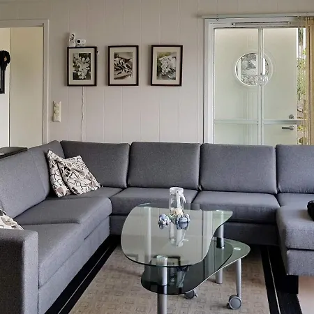 4 Star Holiday In Lindesnesnes *